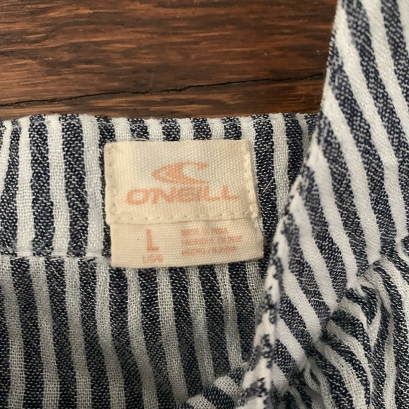 O’Neill girls stipe off the shoulder cover up. Size large. - Picture 3 of 4